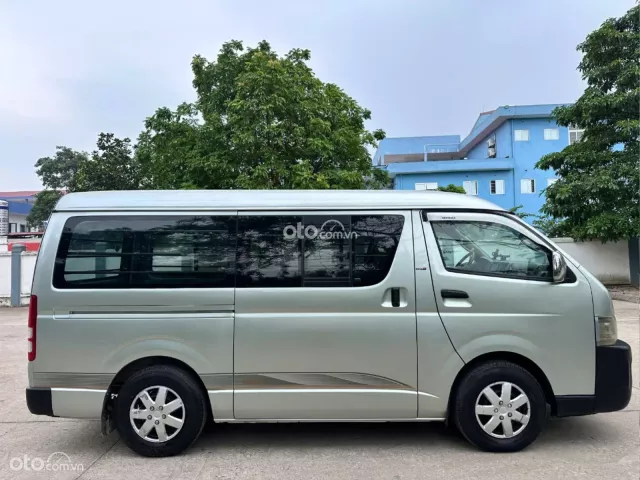 Toyota Hiace 2009 4