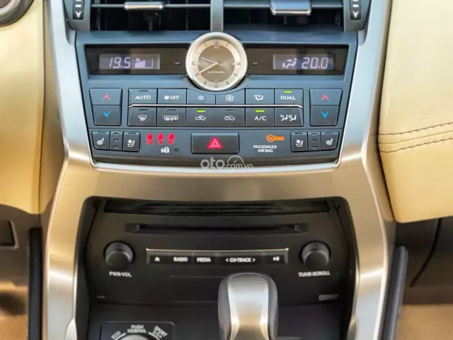 Lexus NX 300 T 2016 14