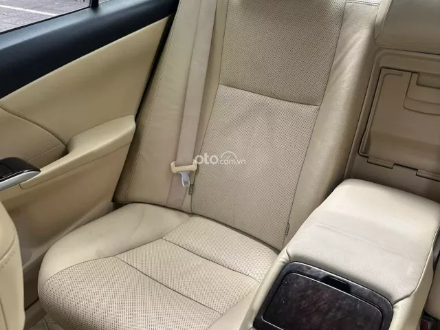Toyota Camry 2.0E 2015 15