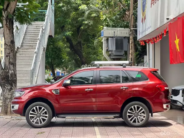 Ford Everest Titanium 2.0 AT 4x2 2021 3