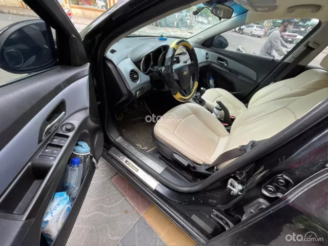 Cần bán xe Cruze chính chủ đời 2015