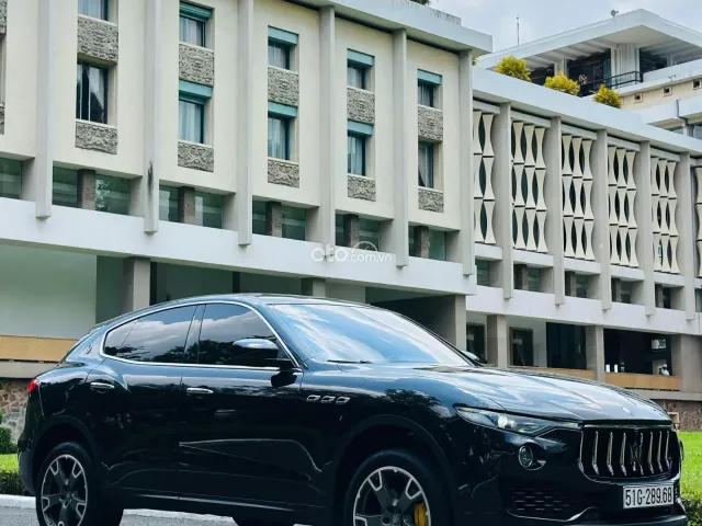 Đen/nội thất đỏ Sport Limited