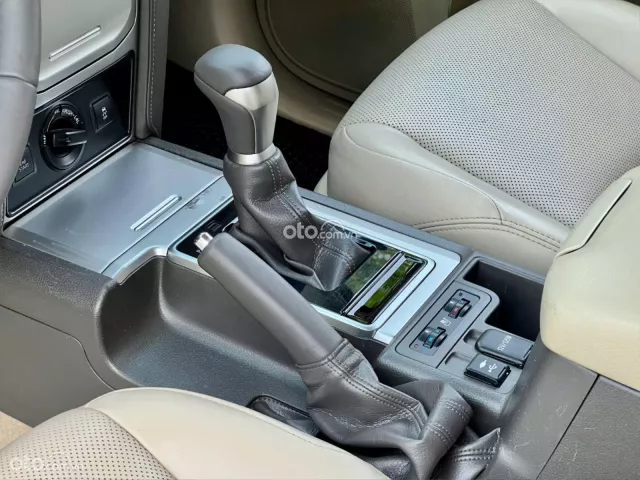 Toyota Land Cruiser Prado VX 2019 18
