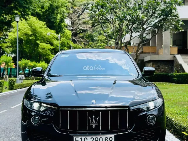Đen/nội thất đỏ Sport Limited