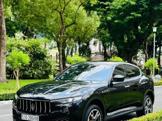 Đen/nội thất đỏ Sport Limited