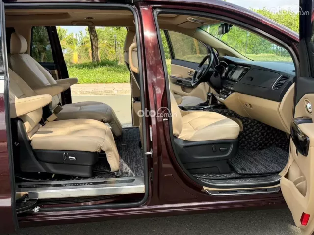Kia Sedona 2.2 Platinum D 2019 5