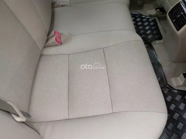 Toyota Camry 2.0E 2014 12
