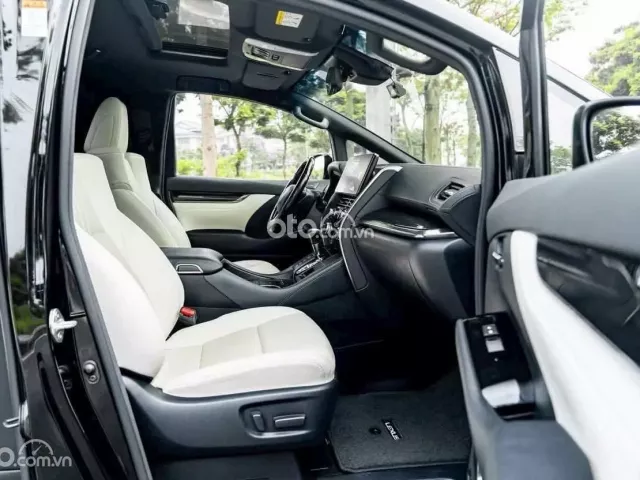 Lexus LM 300h 2020 7