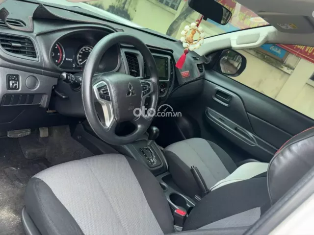 Mitsubishi Triton 4×2 AT 2023 21