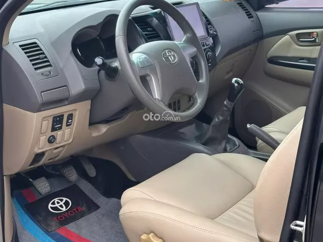 Toyota Fortuner 2.5G 4x2 MT 2013 10
