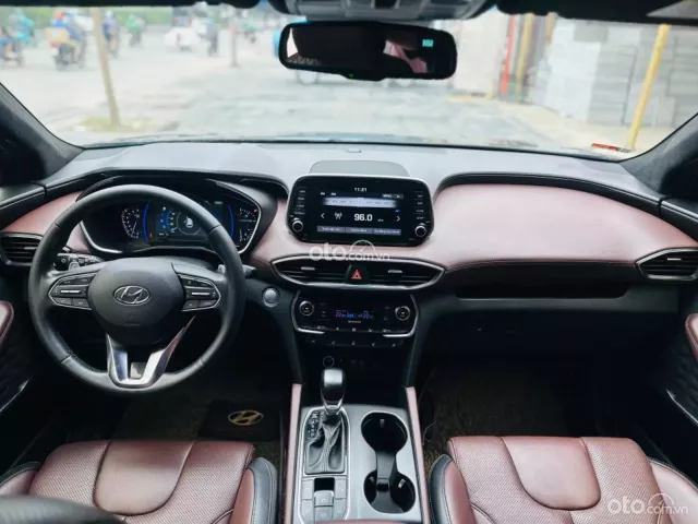 Hyundai Santa Fe 2.4L Xăng Cao cấp 2019 4