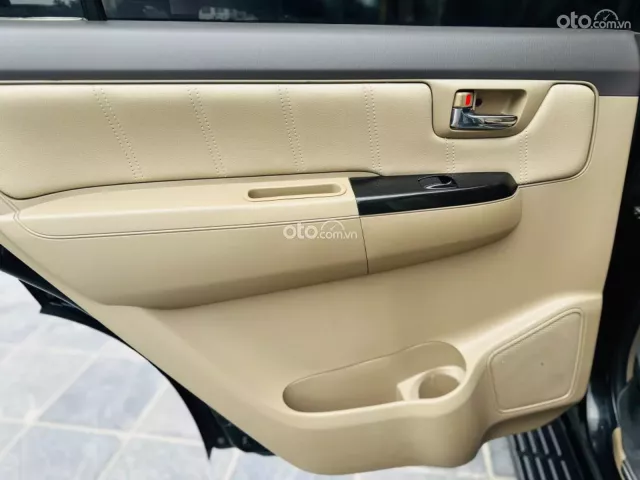 Toyota Fortuner 2.5G 2013 10