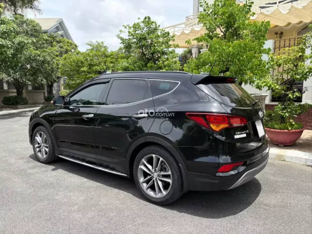 Hyundai Santa Fe 2.4L Xăng Tiêu chuẩn 2018 3