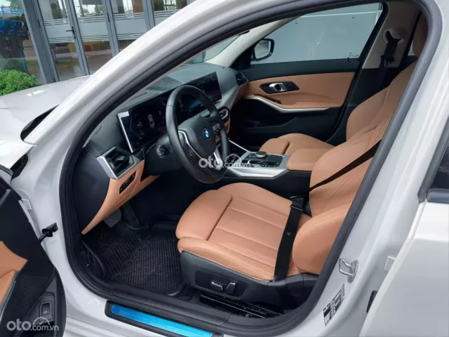 BMW 320i Sport Line 2024 5