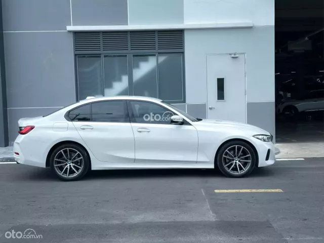 BMW 320i Sport Line 2024 7