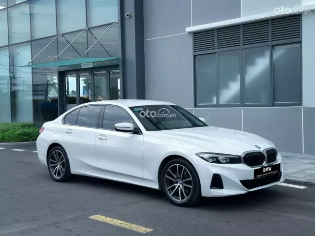 BMW 320i Sport Line 2024 8
