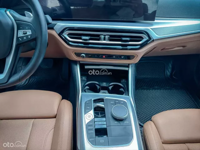 BMW 320i Sport Line 2024 11
