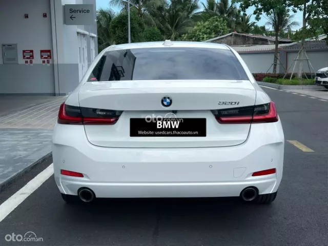 BMW 320i Sport Line 2024 14