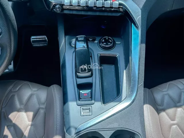 Peugeot 5008 GT 2022 8