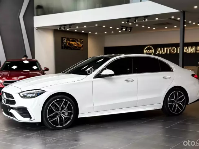 Mercedes-Benz C300 AMG 2021 3