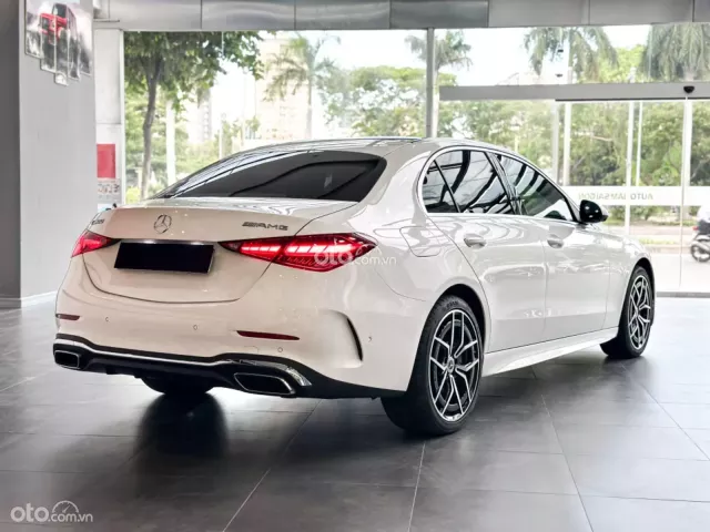 Mercedes-Benz C300 AMG 2021 4