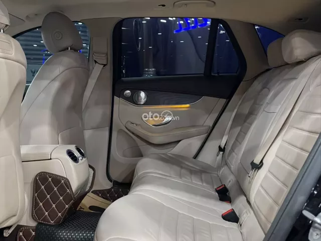 Mercedes-Benz GLE 300 2018 9