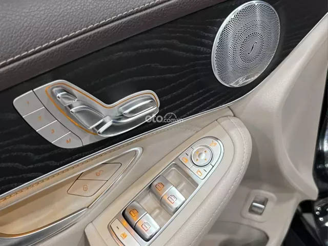 Mercedes-Benz GLE 300 2018 10