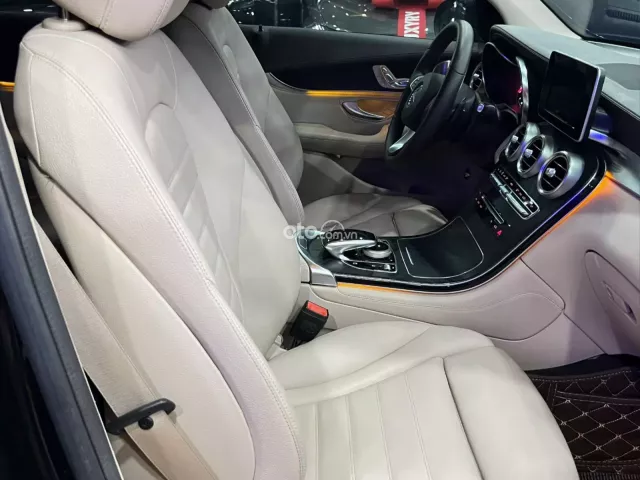 Mercedes-Benz GLE 300 2018 16