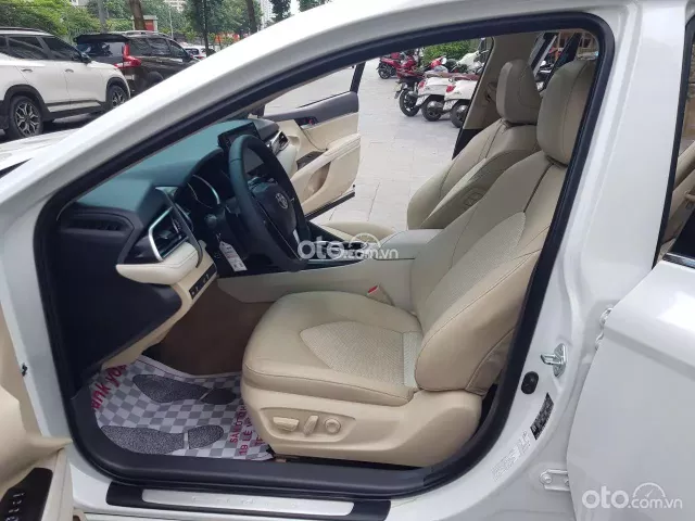 Toyota Camry 2.0Q 2024 - mua bán xe ô tô cũ uy tín tại Hà Nội