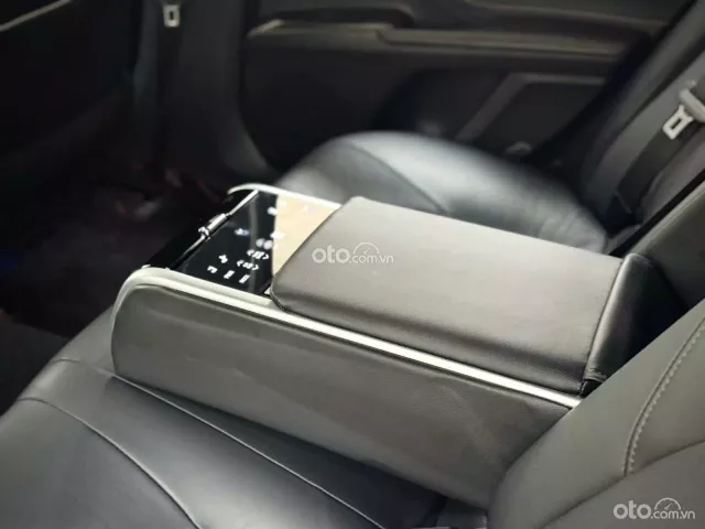 Nhập khẩu nguyên chiếc Thái Lan