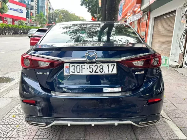Mazda 3 1.5L Sedan 2018 9