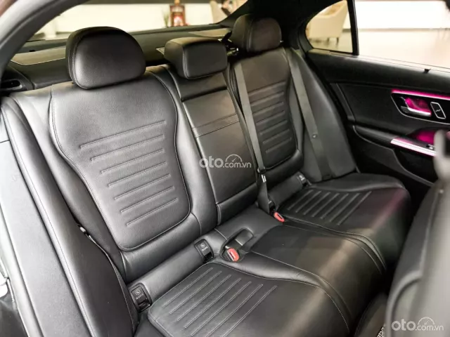 Mercedes-Benz C43 2023 8