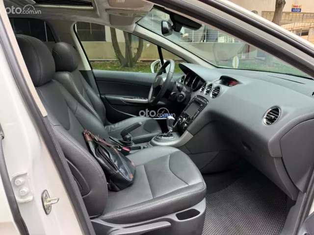 Peugeot 408 Premium 2016 11