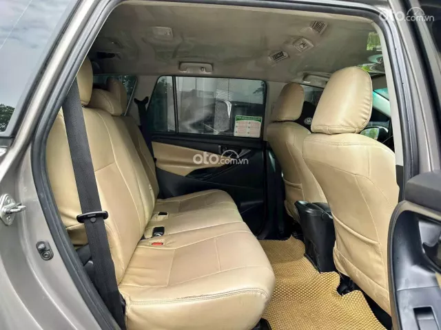 Toyota Innova 2.0E 2022 8
