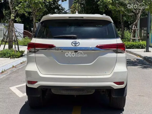 Toyota Fortuner 2.7 V 4X2 AT 2021 6