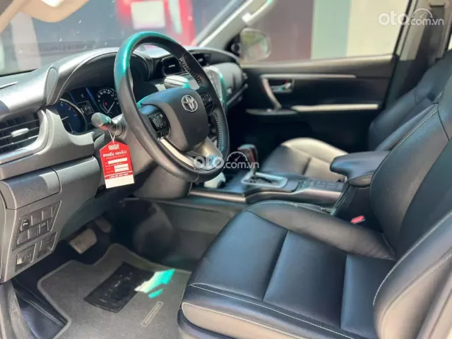 Toyota Fortuner 2.7 V 4X2 AT 2021 10