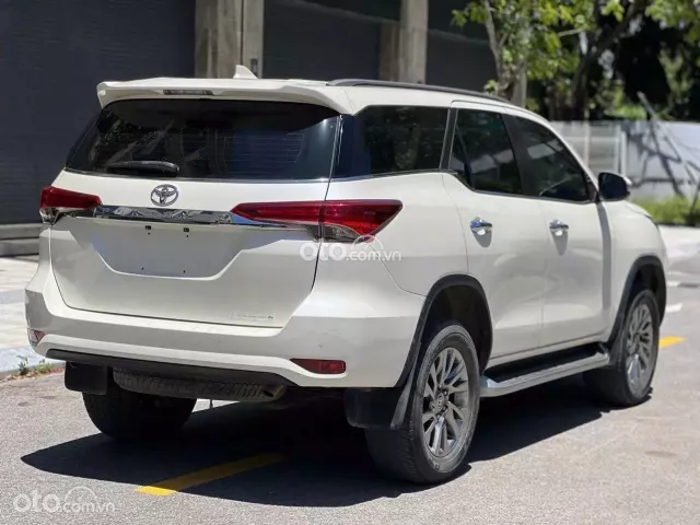 Toyota Fortuner 2.7 V 4X2 AT 2021 4
