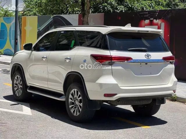 Toyota Fortuner 2.7 V 4X2 AT 2021 5