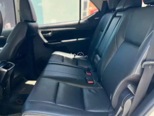 Toyota Fortuner 2.7 V 4X2 AT 2021 12