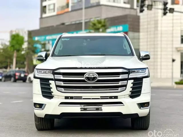 Xe trắng nội thất kem