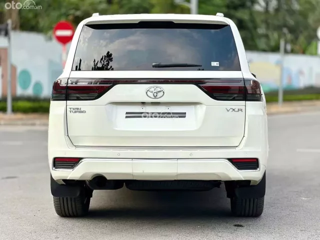 Xe trắng nội thất kem