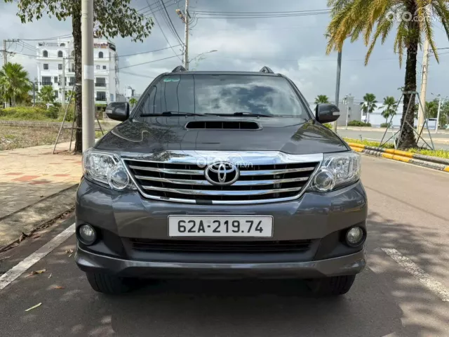 Toyota Fortuner 2.4 MT 4x2 2014