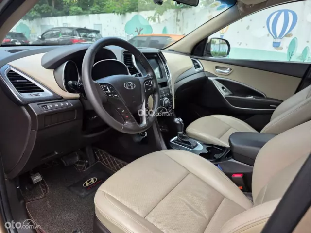 Hyundai Santa Fe 2.2L Dầu Tiêu chuẩn 2017 11