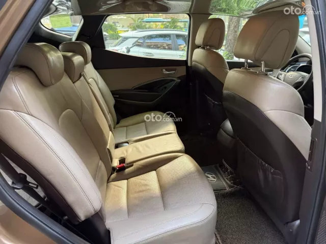 Hyundai Santa Fe 2.2L Dầu Tiêu chuẩn 2017 15