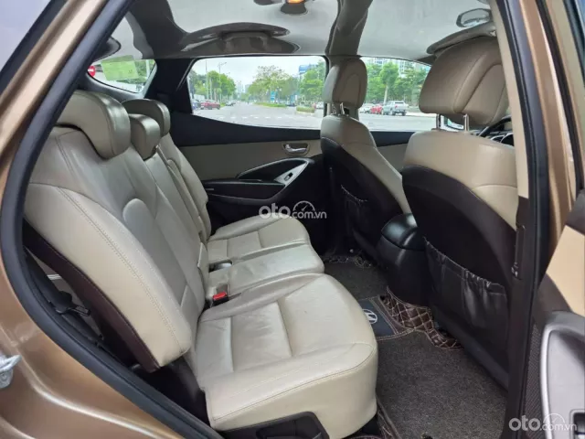 Hyundai Santa Fe 2.2L Dầu Tiêu chuẩn 2017 16
