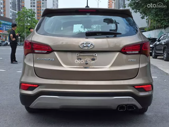 Hyundai Santa Fe 2.2L Dầu Tiêu chuẩn 2017 6
