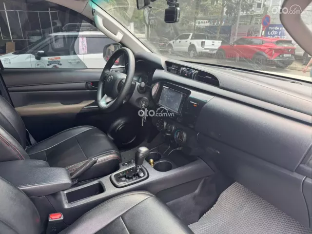 Toyota Hilux 2.4E 4×2 AT 2020 8