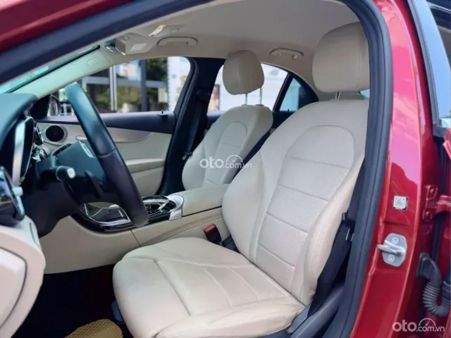 Mercedes-Benz C180 AMG 2021 6