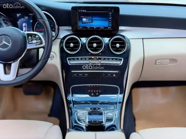 Mercedes-Benz C180 AMG 2021 9