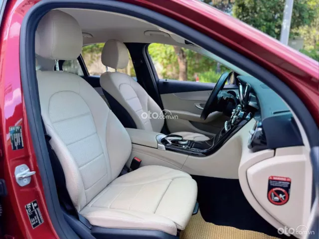Mercedes-Benz C180 AMG 2021 11